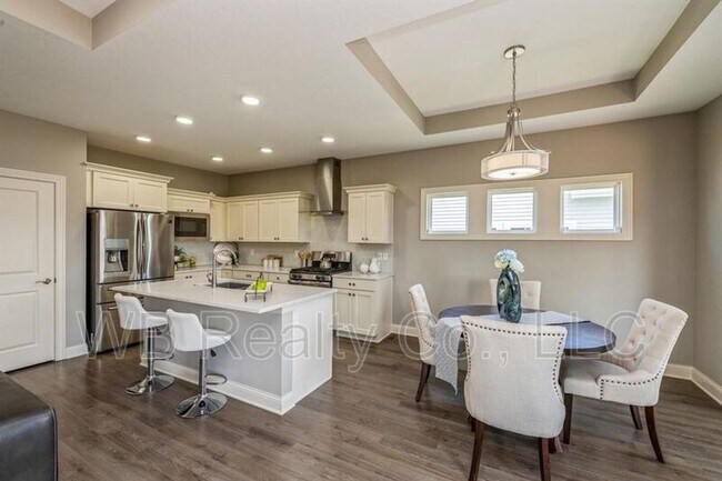 Building Photo - 9366 Primo Ln