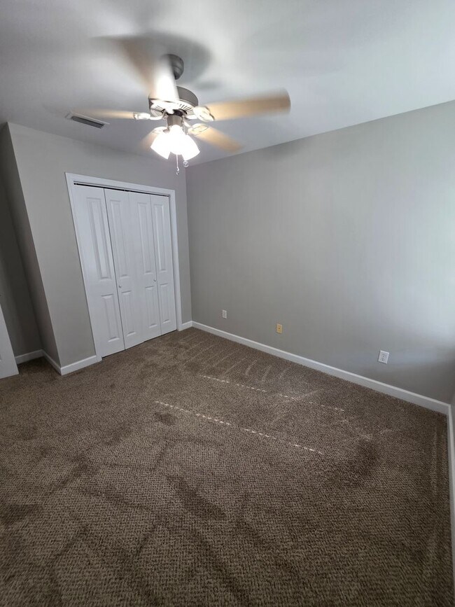 Building Photo - 107 Camellia Dr