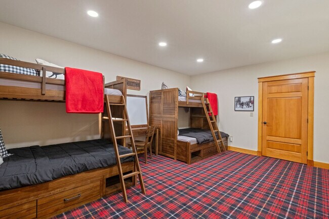 Building Photo - 20 Yellow Birch Cir