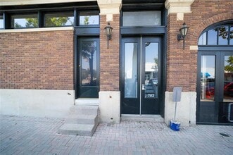 Building Photo - 703 W Magnolia Ave