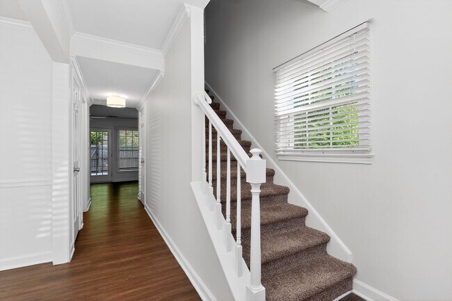Building Photo - 1819 Sabrina Ct