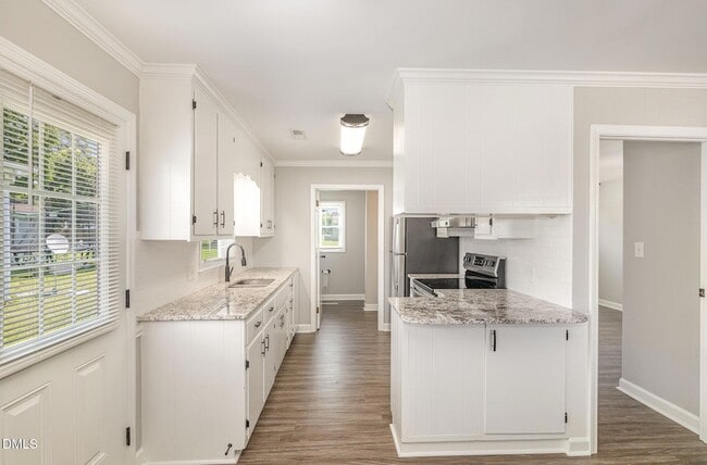 Building Photo - 409 S Center St