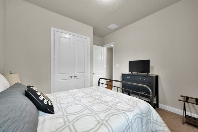Building Photo - 4205 Grand Oaks Wind