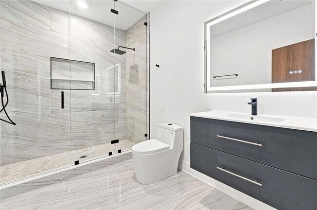 Building Photo - 4250 Carmain Dr NE