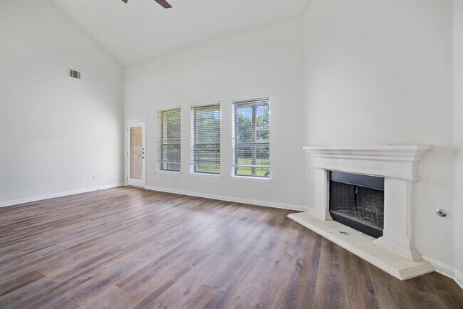 Building Photo - 3800 Juniper Hills St