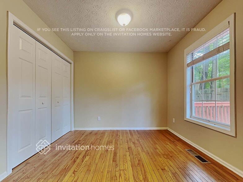 Building Photo - 204 Hawkins Farm Cir