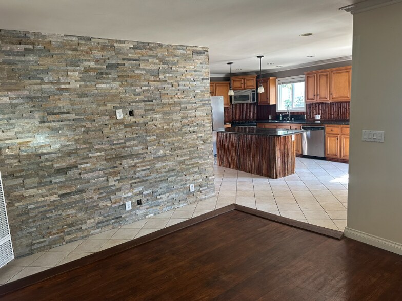 Building Photo - 2615 Armour Ln