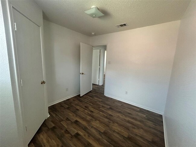 Building Photo - 4302 Janelle Dr