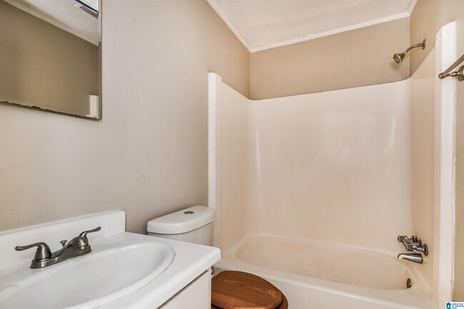 Building Photo - 1032 Sandy Brook Cir