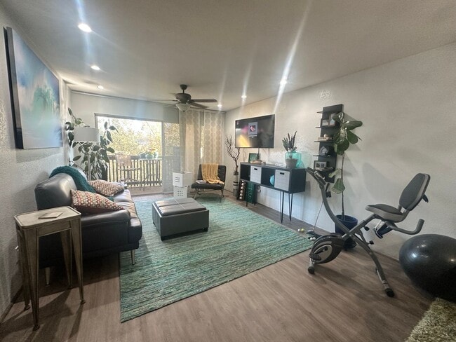 Building Photo - Furnished Apartment for Rent at The Bluffs...