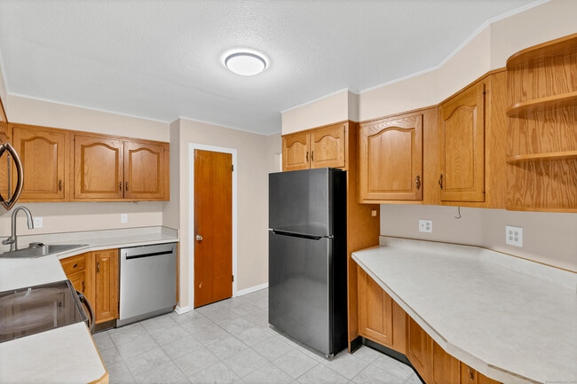 Building Photo - 21 Pheasant Run Dr