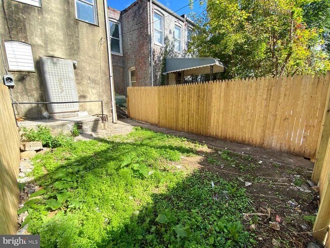 Building Photo - 3015 Rayner Ave
