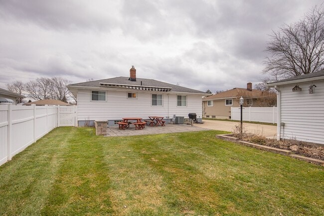 Building Photo - # Bedroom/2 Bath Single family!  Brook Park! Finished Basement