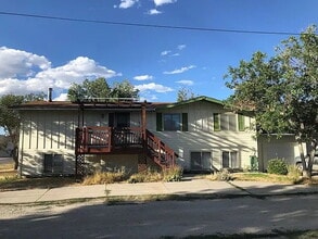 Building Photo - Spacious 3 bedroom, 2 bathroom home in Lander