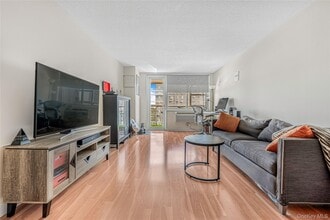 Building Photo - 118-17 Union Tpke