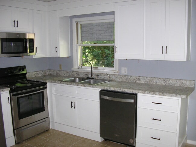 Building Photo - 506 Fairmont Ave