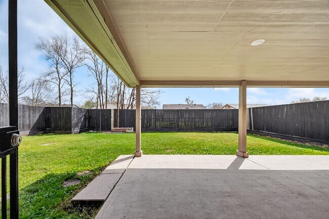 Building Photo - 14238 Pinewest Dr