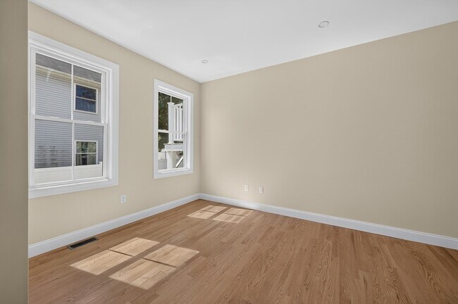 Building Photo - 25 Richfield St