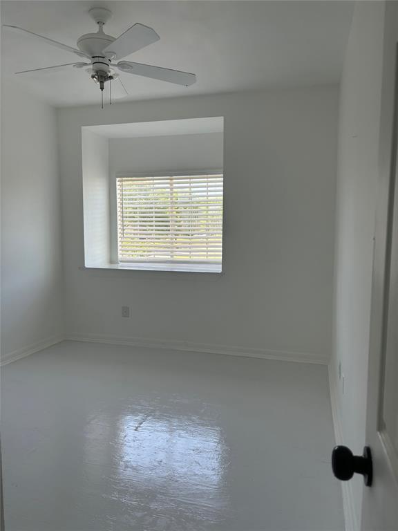 Building Photo - 338 Sailmaster St