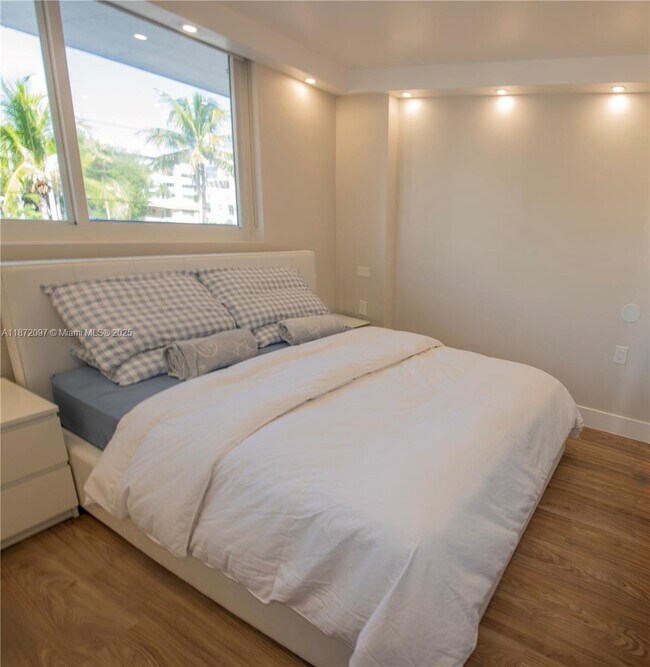 Building Photo - 401 Ocean Dr