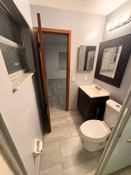 Building Photo - 1317 N Shangri-La Dr