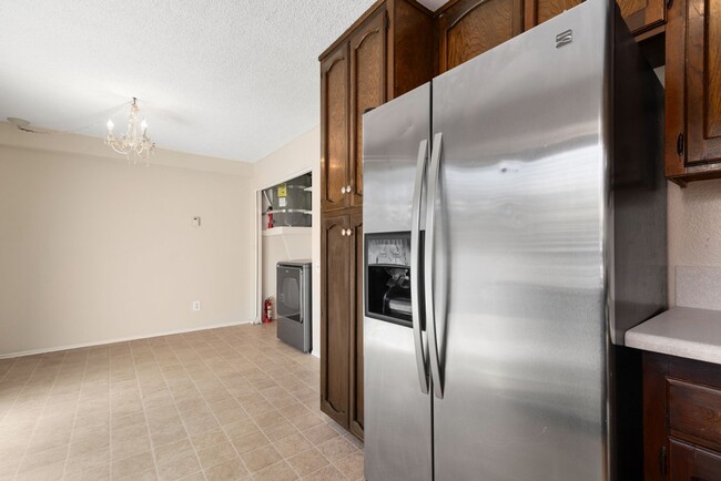 Building Photo - 11487 Matinal Cir