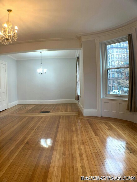 Building Photo - 429 Marlborough St