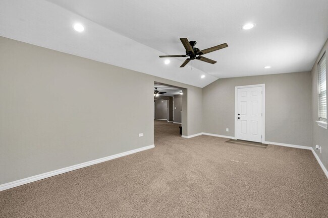Building Photo - Remodeled