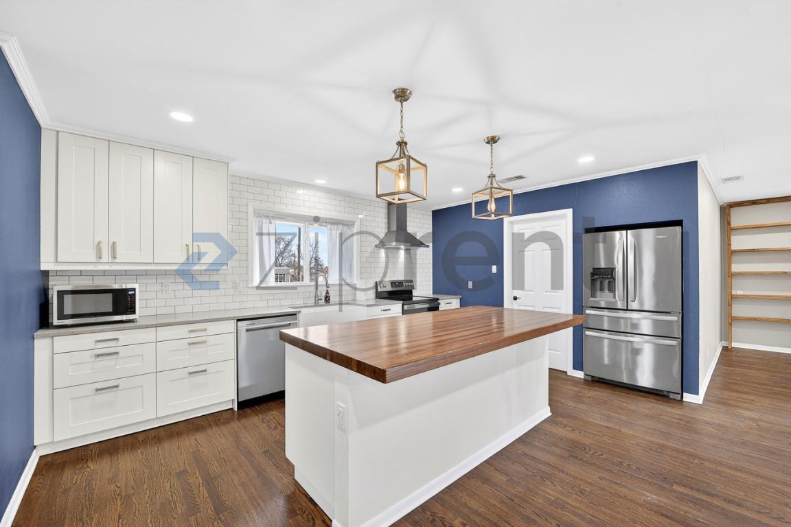 Building Photo - 1610 N Ave