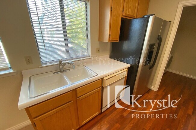 Building Photo - 206 Sea Crest Cir