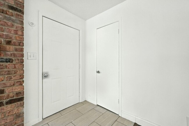 Building Photo - NEW LISTING! 3 BED/2 BATH HOUSE!