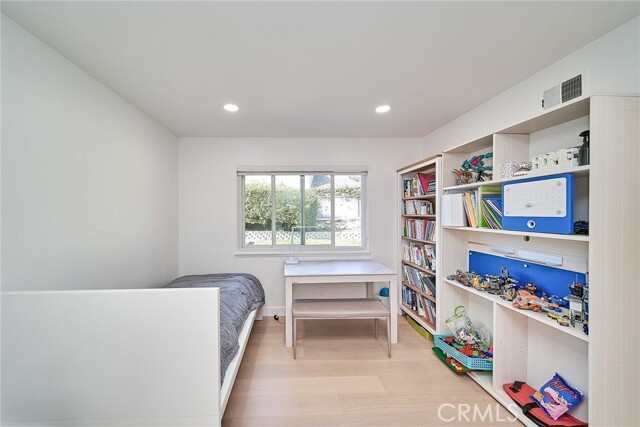 Building Photo - 6231 Lochvale Dr