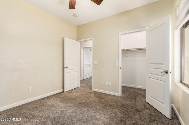 Building Photo - 6804 W Lone Cactus Dr