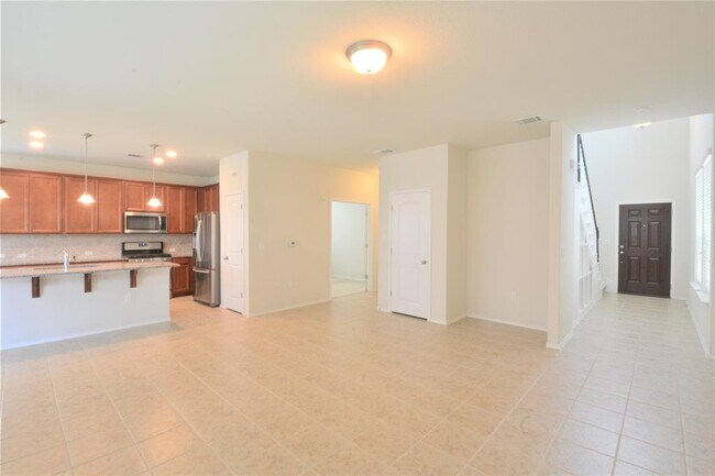 Building Photo - 13915 Osmarea Dr