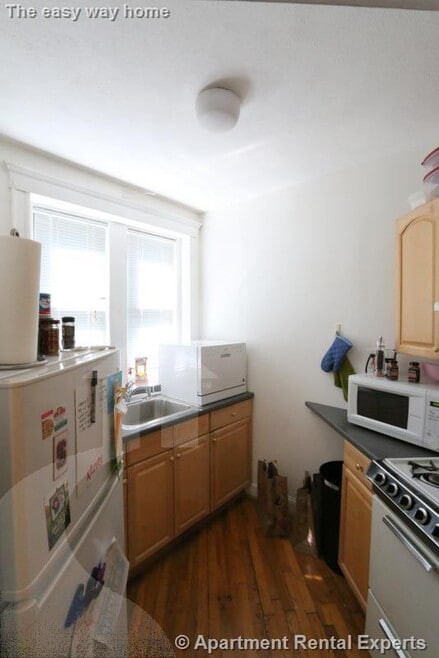 Building Photo - 335 A Harvard St