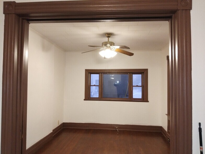 Building Photo - 593 3rd St