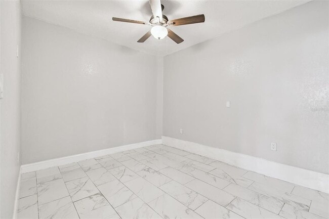 Building Photo - 15410 Manning Dr