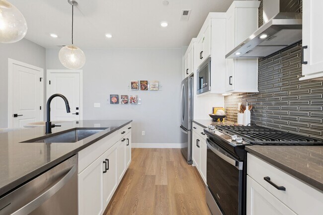 Building Photo - 938 Nettle Ln