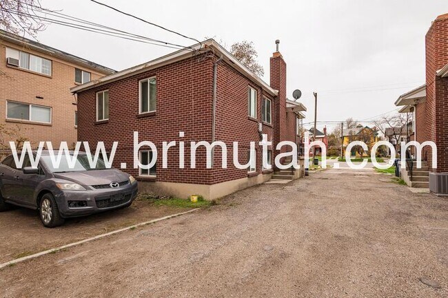 Building Photo - 226 W 400 N