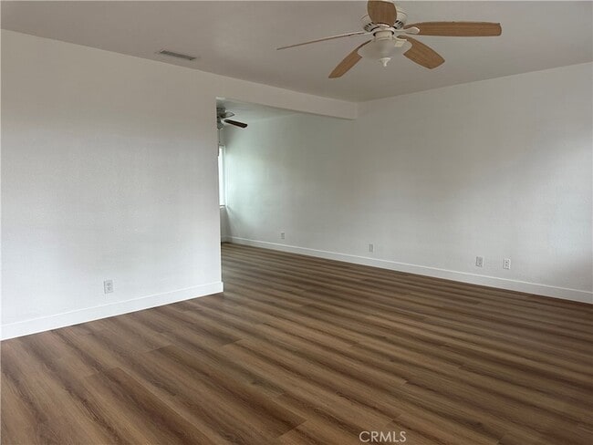 Building Photo - 4930 N Vincent Ave