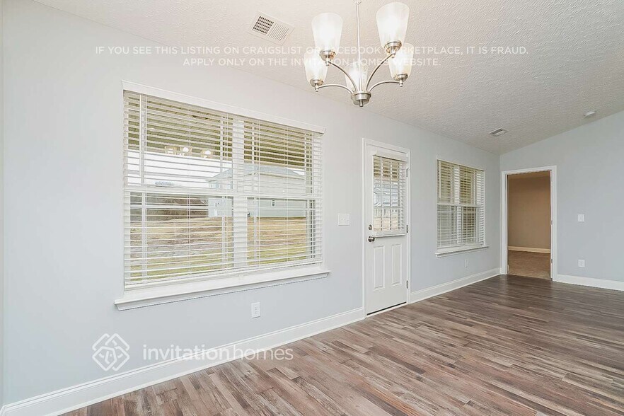 Building Photo - 737 Cedar Ln