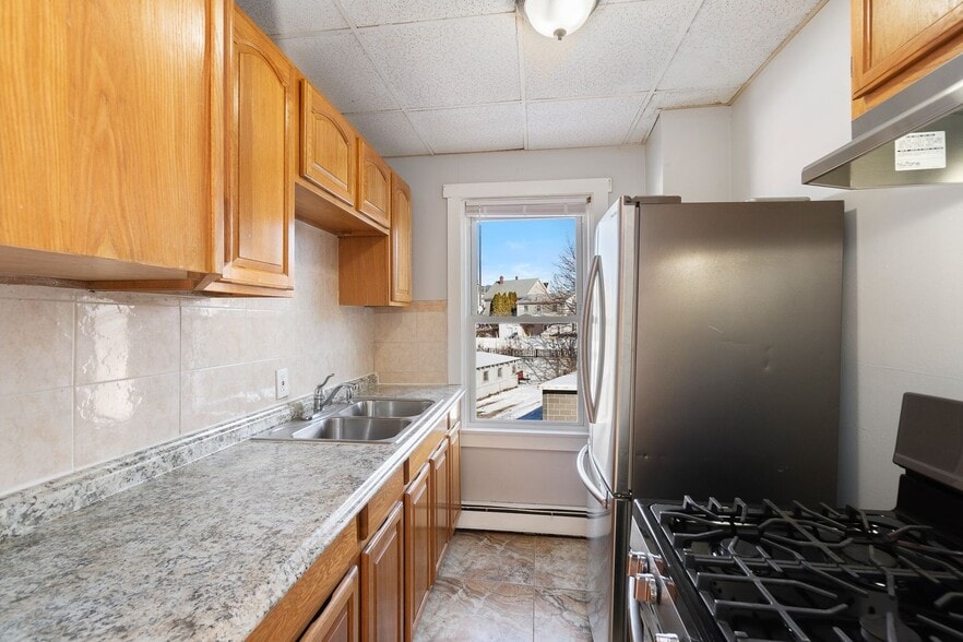 Building Photo - 1077-1077 Dexter St