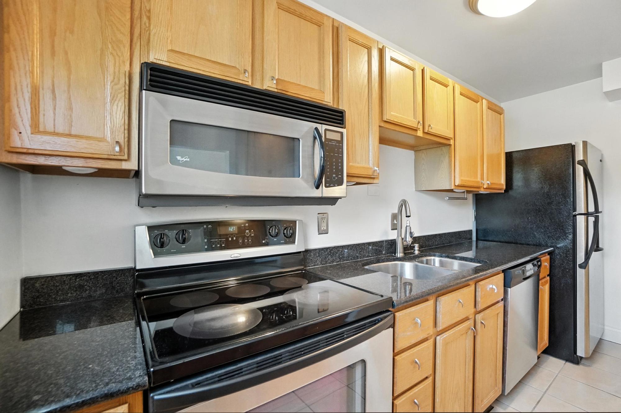 Building Photo - 2270 Madison Rd