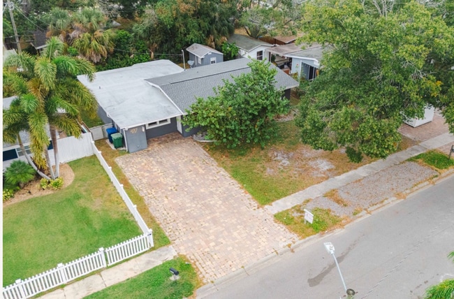 Building Photo - Leila Ave