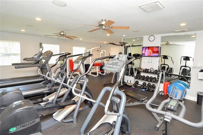 Building Photo - 3889 Pompano Dr SE