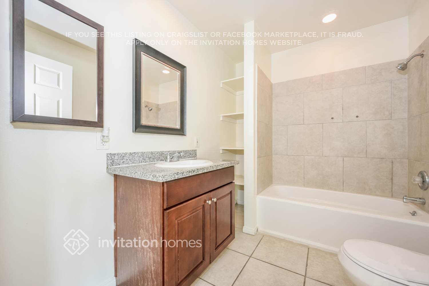 Building Photo - 2112 N Screenland Dr