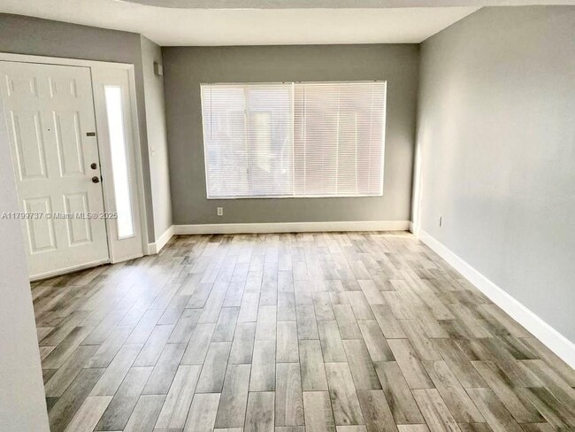 Building Photo - 144 Riviera Cir