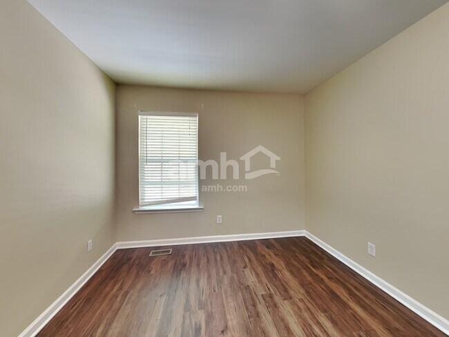 Building Photo - 1335 Georgetown Dr