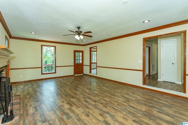 Building Photo - 917 Old Oak Trce