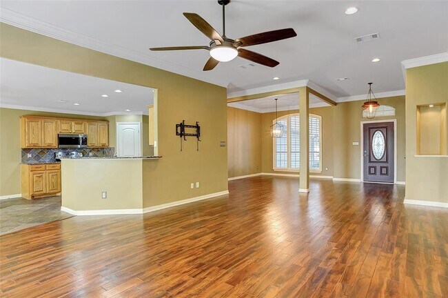 Building Photo - 3815 Sumner Ct